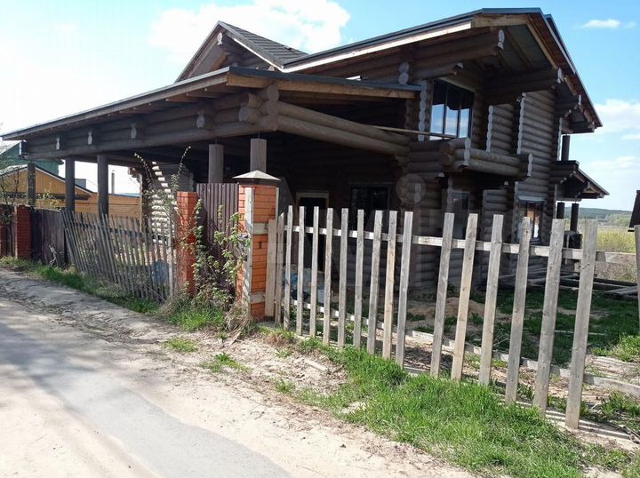 Дом 350 м² на участке 20 сот.