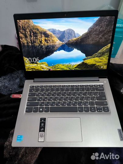 Ноутбук lenovo