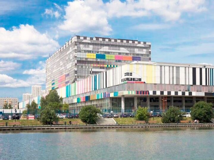 Блок офисных помещений 320 м²