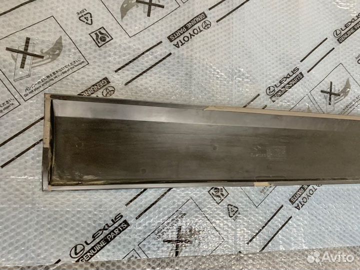 Накладка кузова передняя правая Renault Duster 2