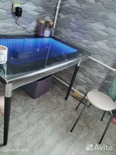 Стол обеденный стеклянный