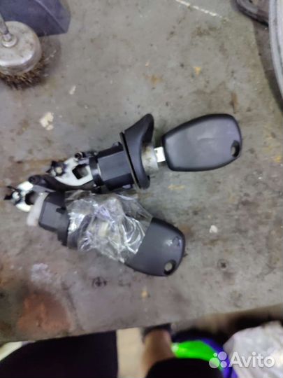 Замок багажника Renault Logan 1