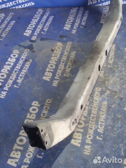 Верхняя рамка телевизора Ford F350 пикап V8 2005