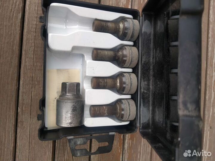 Секретки на колеса vesta