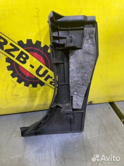 Обшивка стойки передняя правая Nissan Murano Z51