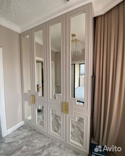 Распашной шкаф