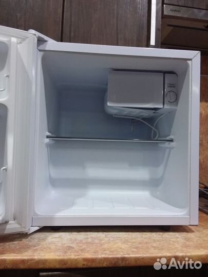 Минихолодильник с морозильной бу