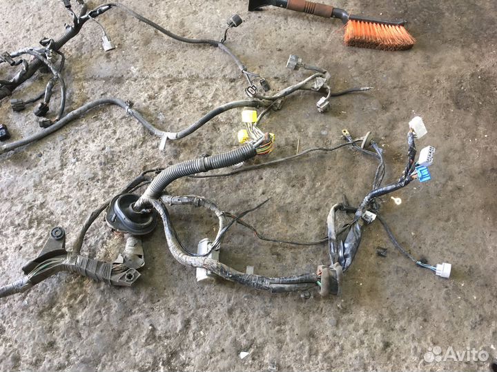 Подкапотная проводка Mitsubishi Lancer 9