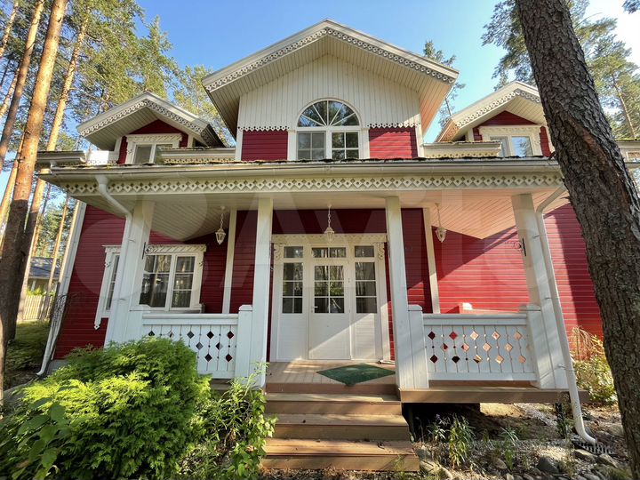 Дом 244,7 м² на участке 17,1 сот.