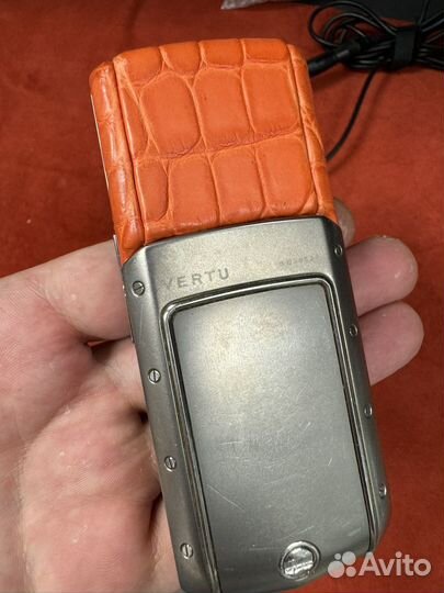 Vertu Ascent Black Leather