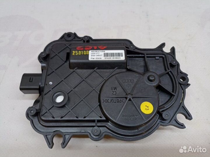 Доводчик двери Audi A8 D3 BVJ