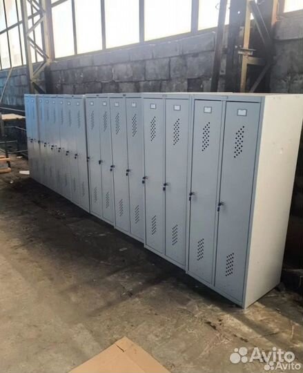 Шкафы металлические для раздевалок