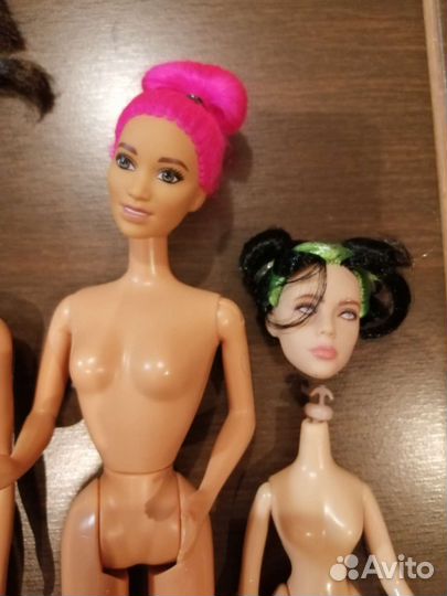 Лот тел и голов, Barbie и другие