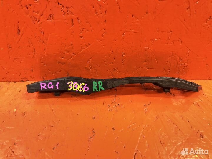 Клипса бампера заднего правая honda stepwgn RG*