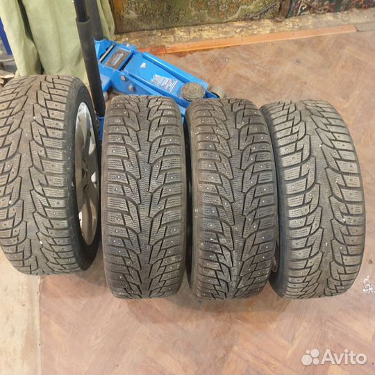 Hankook Winter I'Pike 215/50 R17 95