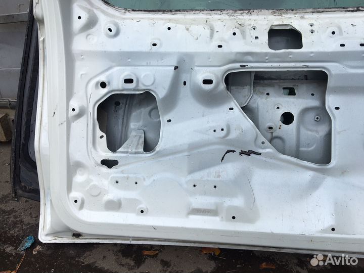 Крышка багажника toyota land cruiser prado