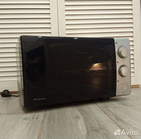 Микроволновка Rolsen