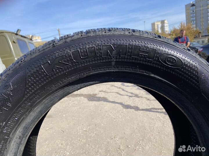 Kumho I'Zen RV Asymmetric 225/60 R17 99