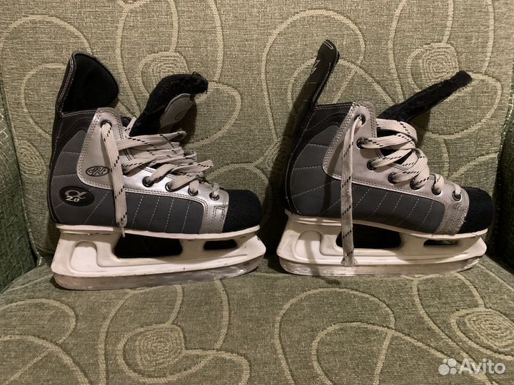 Коньки хоккейные