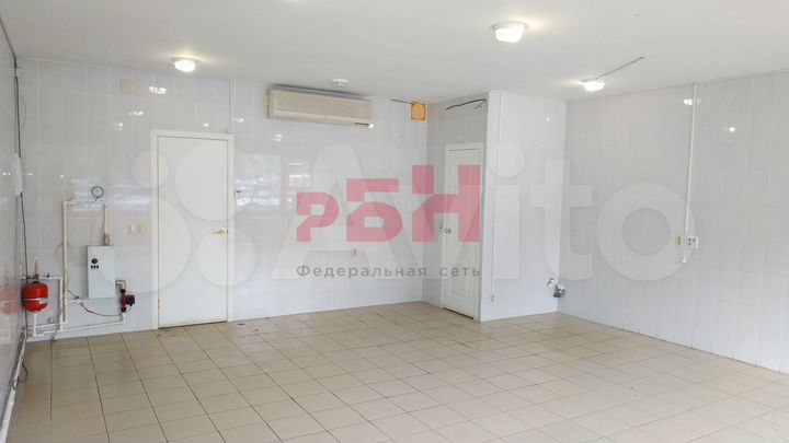 Сдам на остановке, с/з, 40 м