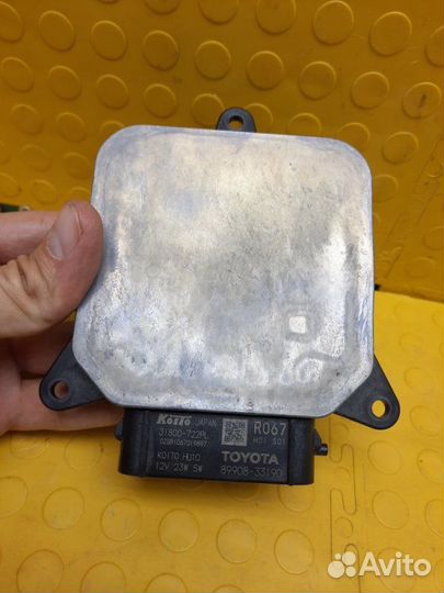 Блок управления светом правый Toyota Camry ASV70