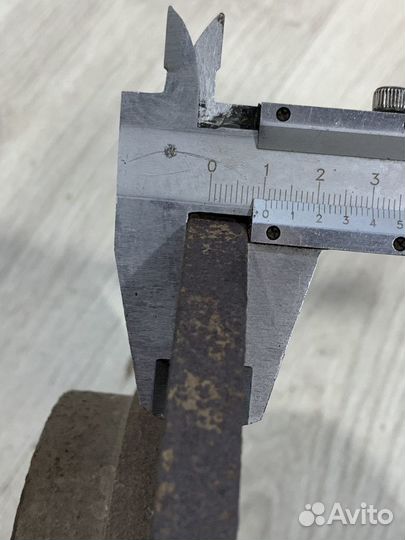 Тормозной диск перед Renault sandero 2 Лев, Прав