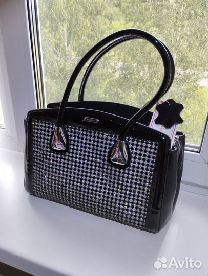 Сумка новая натуральная кожа (лак) стразы