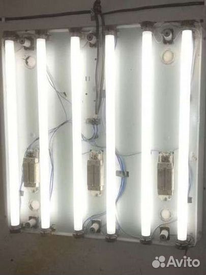 Светильник с лампами