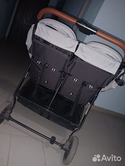 Коляска для двойни, погодок, близнецов
