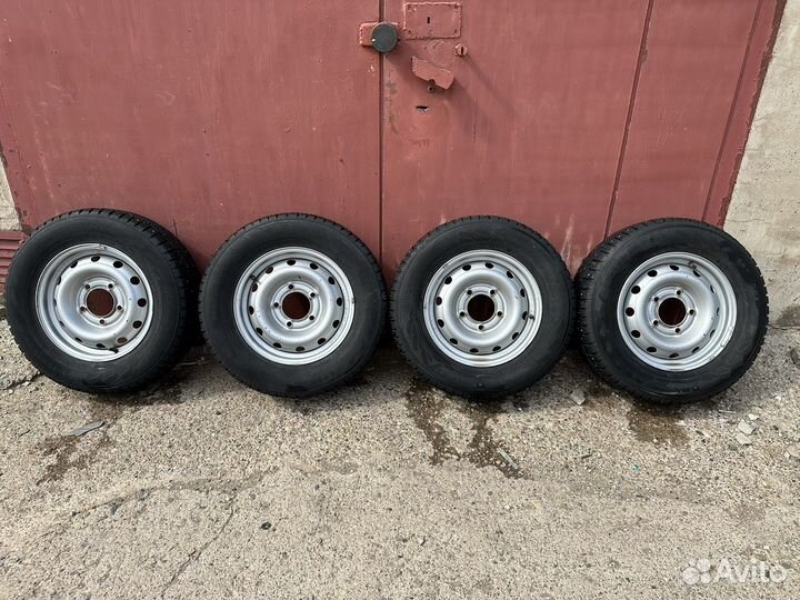 Зимние колеса R15 на Niva