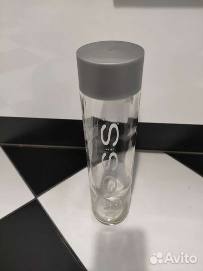 Бутылки voss 0,8 стекло