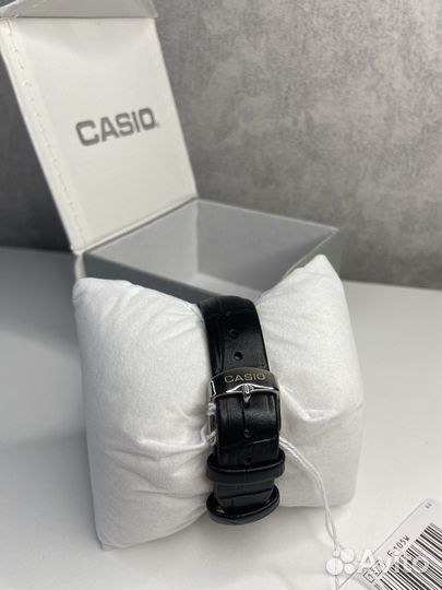 Часы casio quartz новые с гарантией