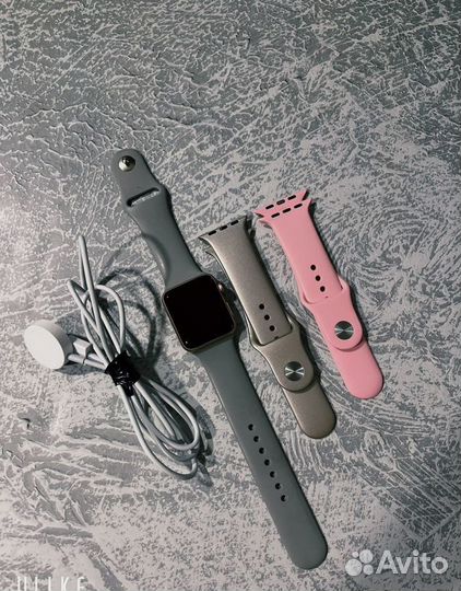 Смарт часы Apple Watch 3 38 как новые