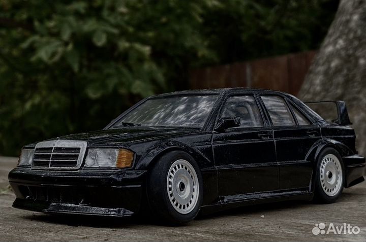 Mercedes 190e 1:24 масштабная модель