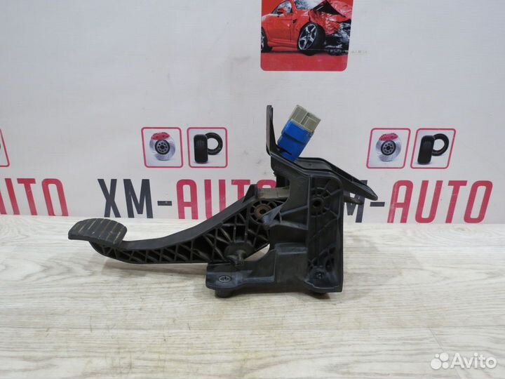 Педаль сцепления LADA Xray