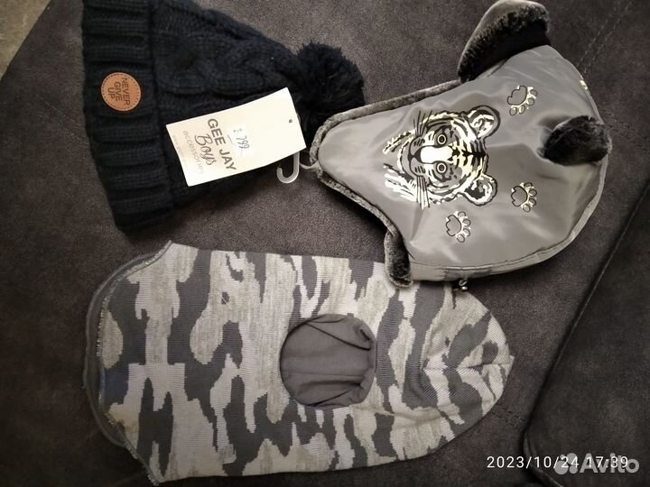 Шапочки на мальчика ог 48-50