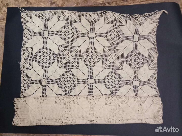 Старинная вязанная занавеска