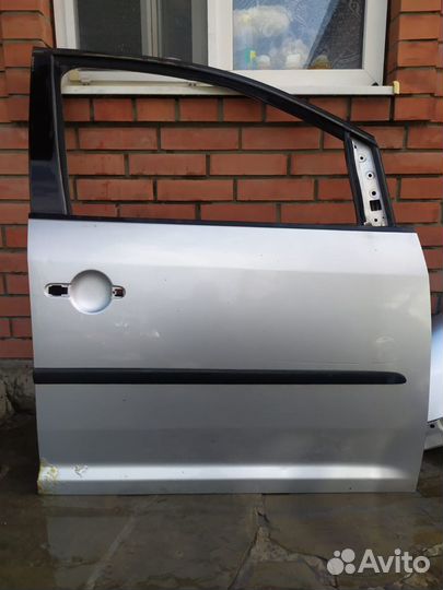 Дверь пер. прав. Volkswagen Touran 2007г