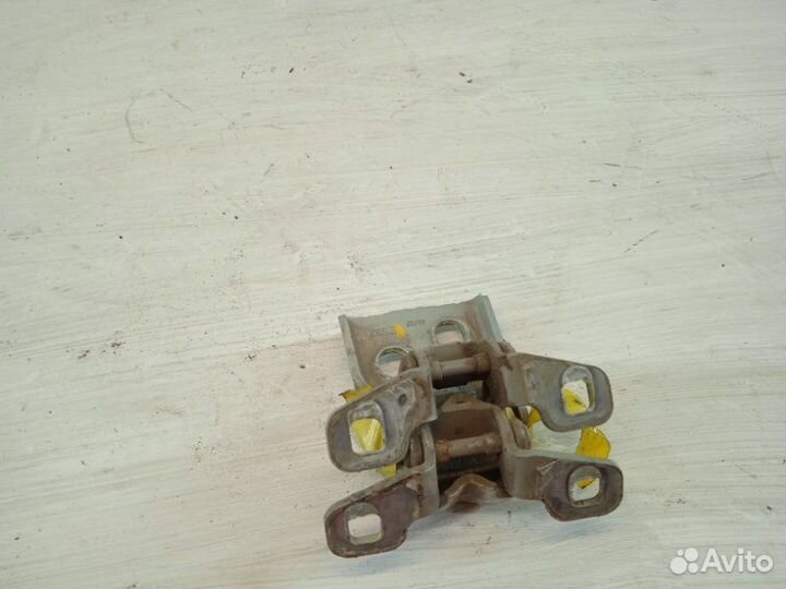 Петля двери задняя Renault Logan 1 2004-2014