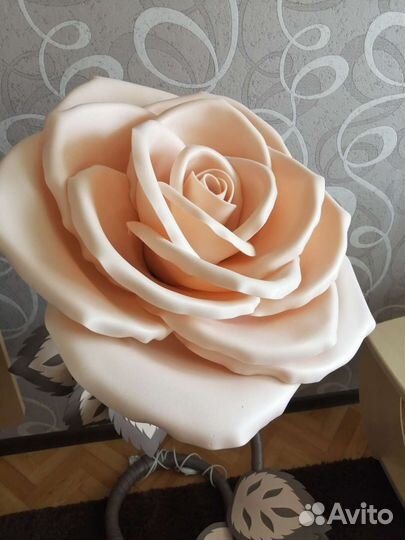 Роза-светильник напольный