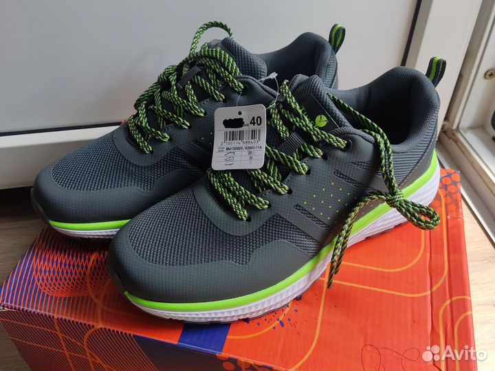 Кроссовки для подростка 40 размер. Новые