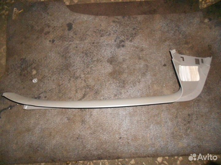 Обшивка багажника правая (BMW X6)