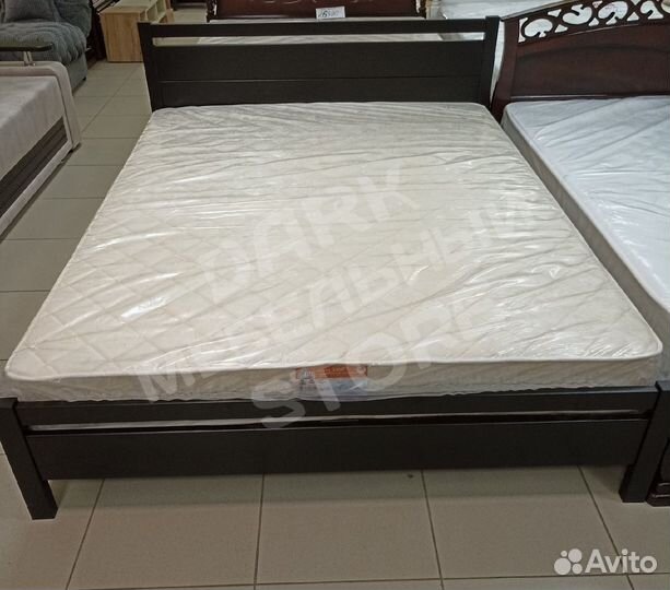 Кровать массив