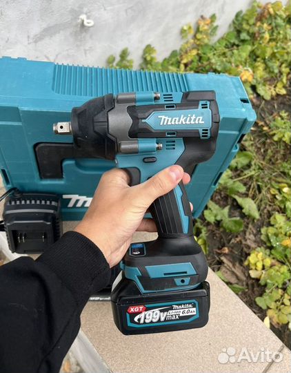 Гайковёрт аккумуляторный Makita 700Нм Магазин