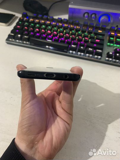 Samsung Galaxy S9, 4/64 ГБ