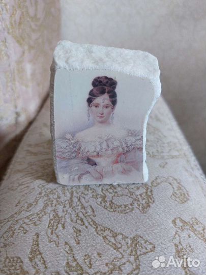 Сувенир на камне -Наталья Гончарова