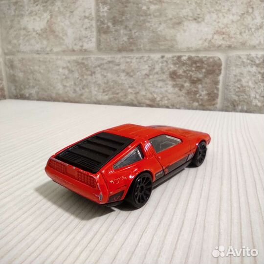 Hot Wheels DMC DeLorean 1:64 Mattel