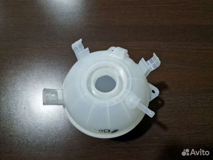 Расширительный бачок Audi/VW 1K0121407A 1K0121407F