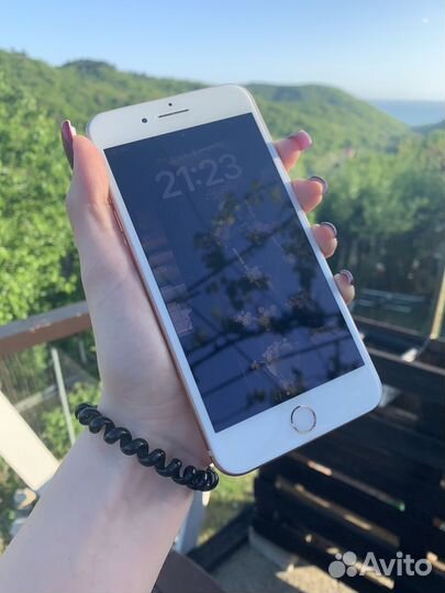 iPhone 8 Plus, 64 ГБ