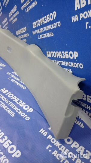 Обшивка крышки багажника Lexus Rx300 кроссовер